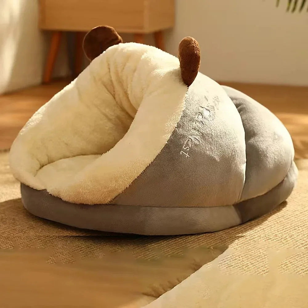 Warm Small Dog Kennel Bed – Cute Slipper-Shaped Foldable Pet House for Cats & Dogs 🐾🛏️